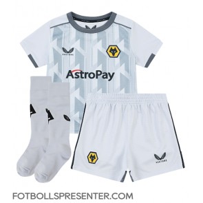 Wolves Tredje tröja Barn 2022-23 Kortärmad (+ korta byxor)